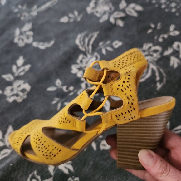 K Studio Slip On Cut Out Sandal Size 8 - Picture 4 of 5